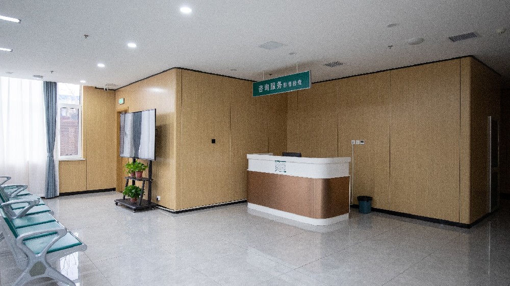 银行墙板与普通墙板对比